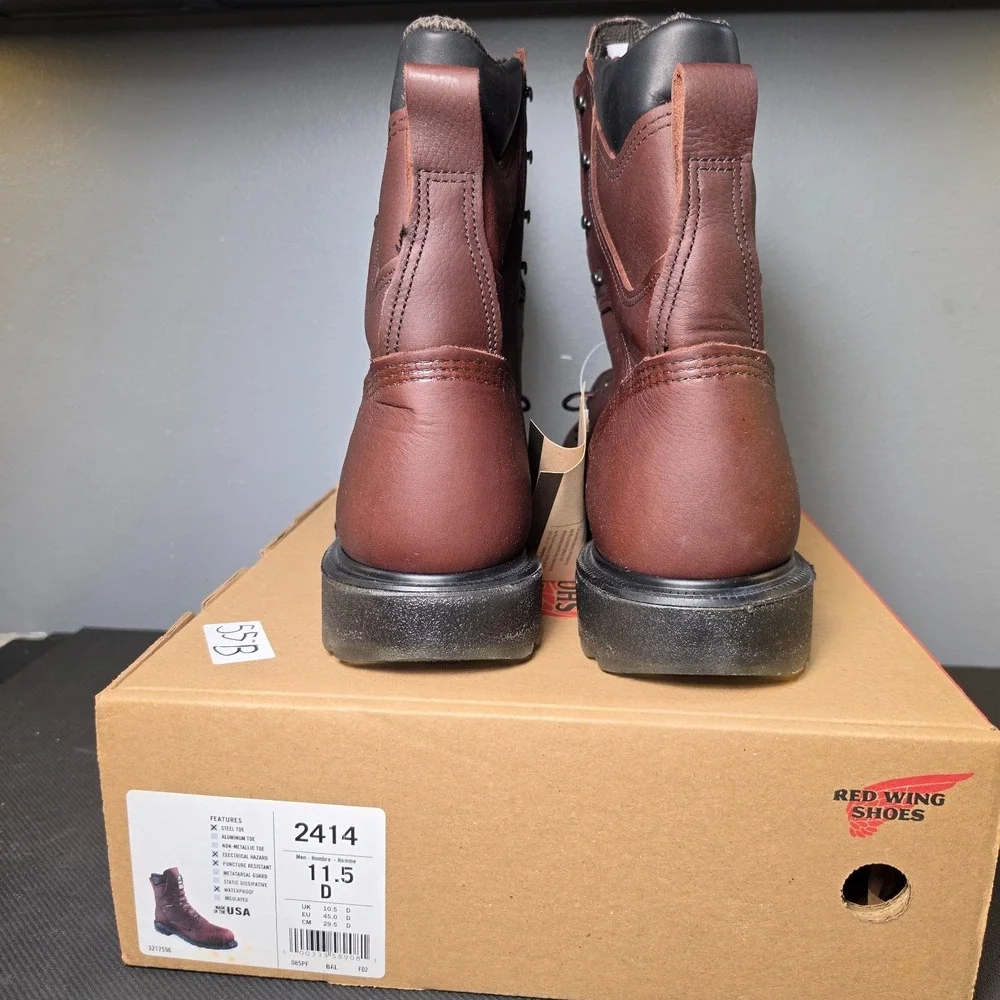 New RED WING  2414 Men 11.5 D Waterproof Steel Toe (ESR) Slip Resistant Gore-Tex